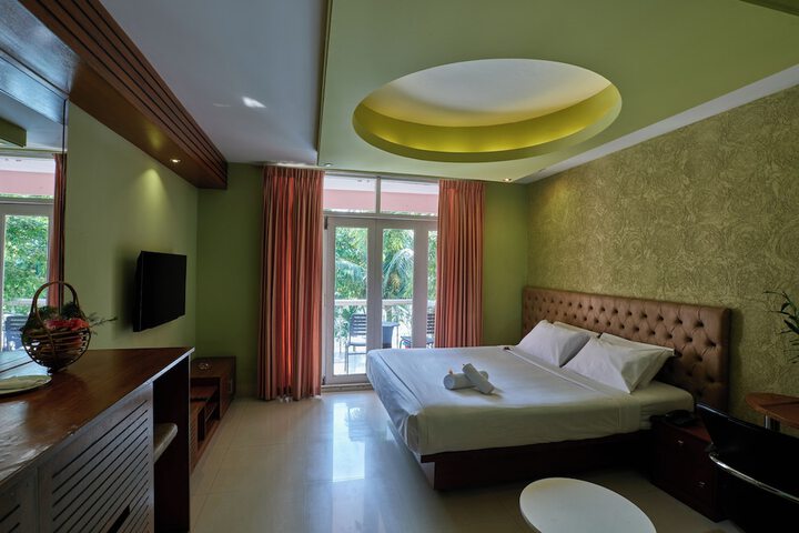 Room 4 of 20