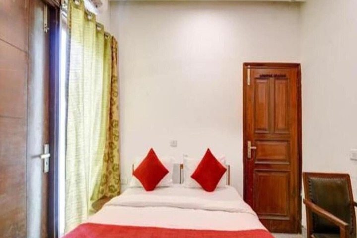 Room 8 of 20