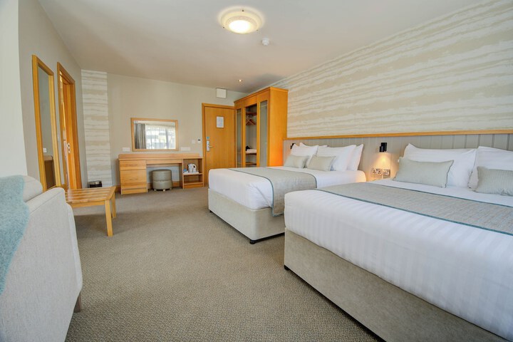 Room 4 of 35