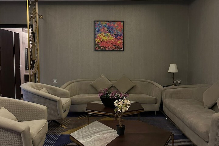 Room 3 of 27