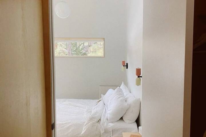 Room 30 of 128