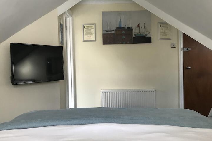 Room 9 of 66
