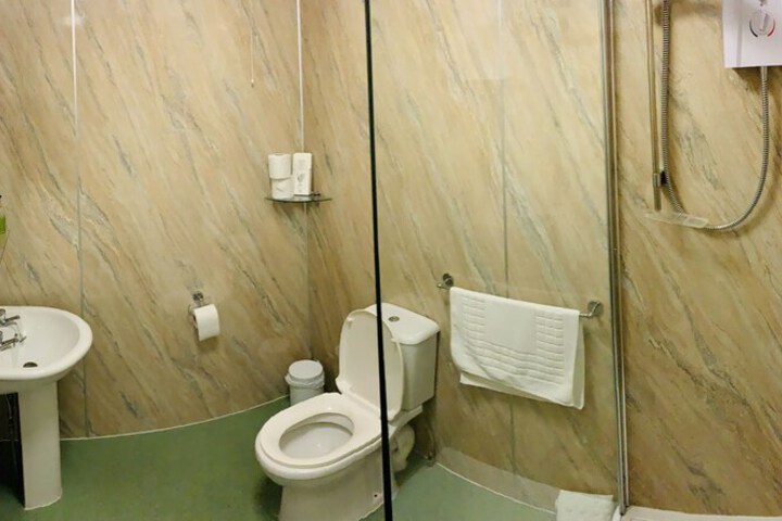 Room 122 of 133