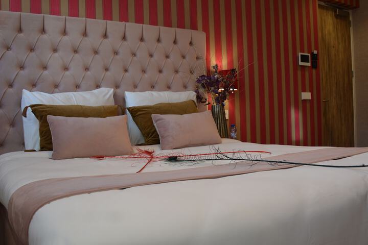 Room 49 of 83