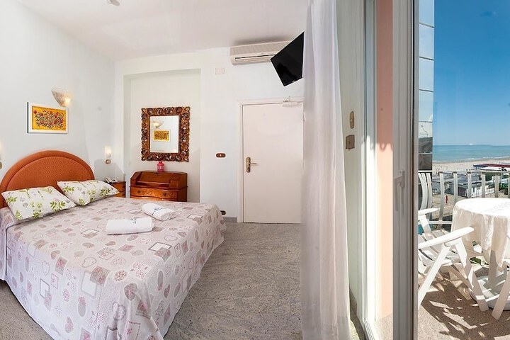 Room 5 of 59