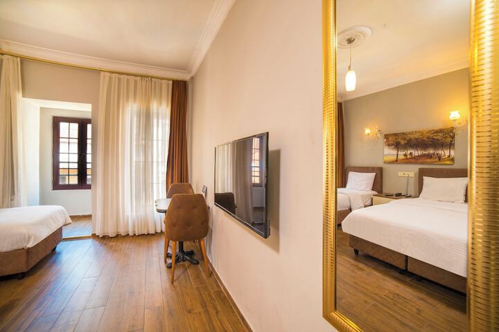 Room 41 of 106