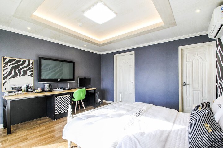 Room 16 of 41