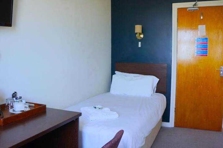 Room 110 of 162