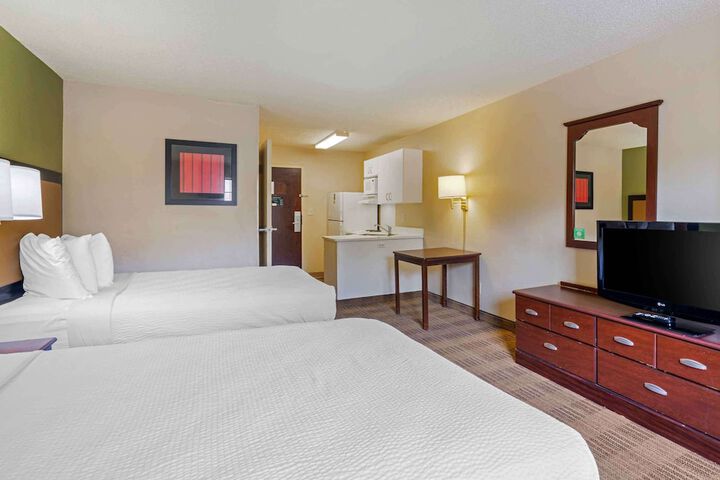 Studio 2 Double Beds (2 of 5)