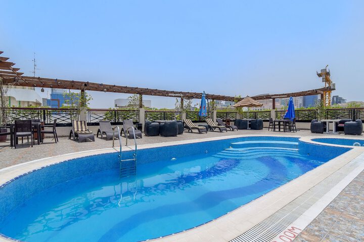 Pools & Facilities