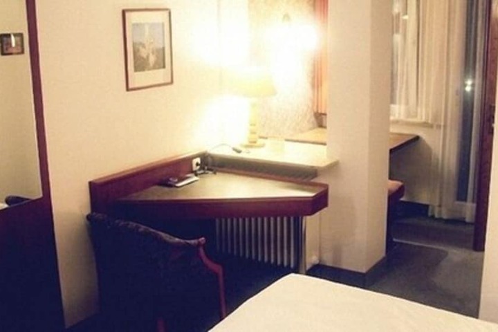 Room 14 of 47