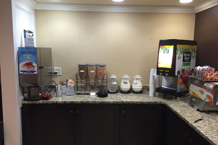 Breakfast area