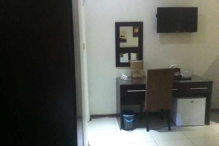 Room 9 of 26