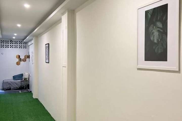 Room 13 of 27