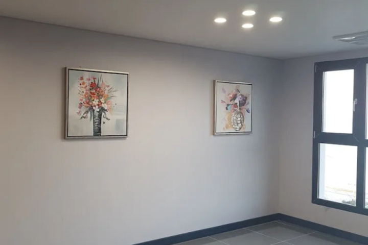 Room 13 of 20