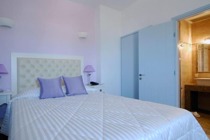 Room 8 of 46