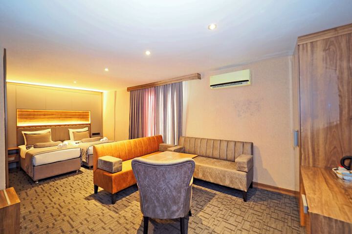 Room 20 of 38