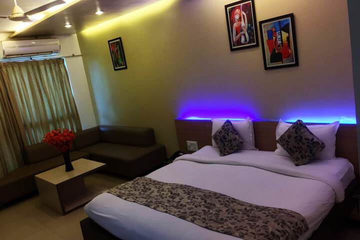 Room 15 of 52