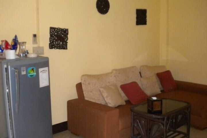 Room 8 of 12