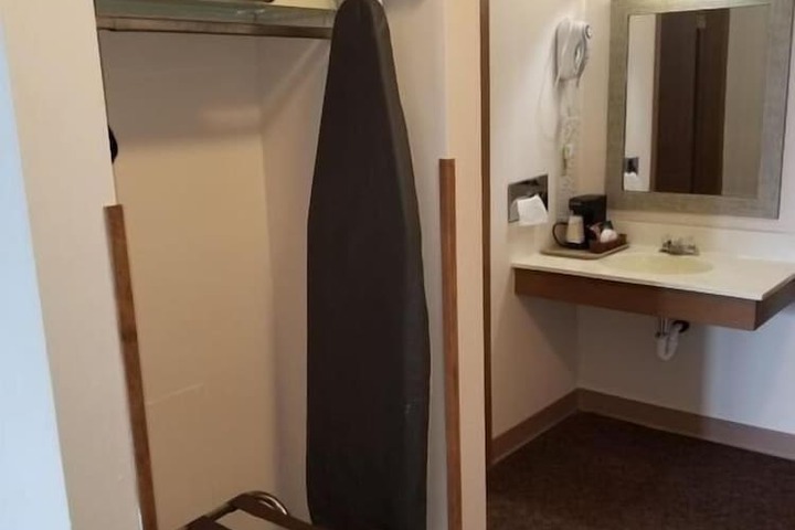 Room 5 of 35