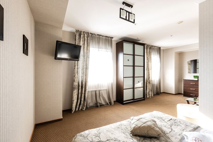 Room 40 of 102