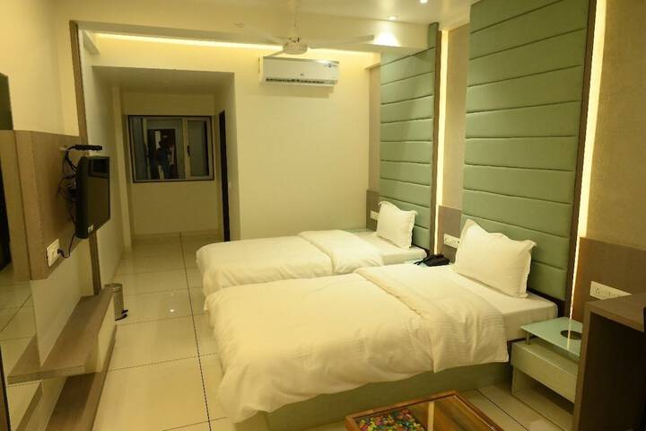 Room 13 of 46