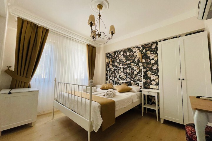 Room 38 of 93