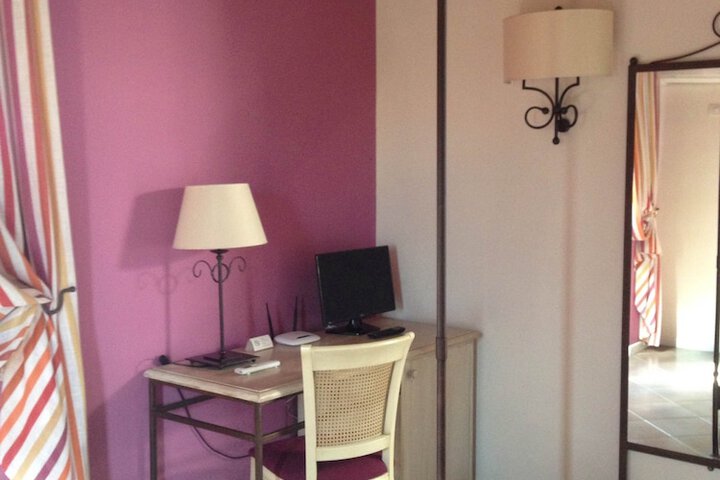Room 6 of 55