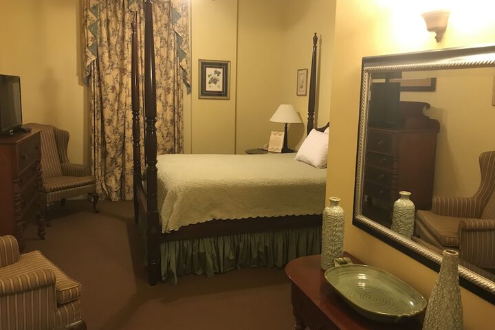 Room 3 of 142