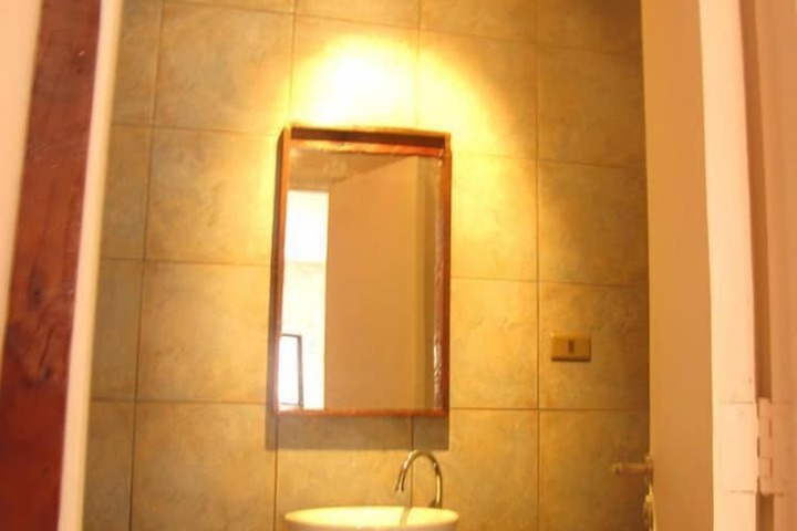 Room 8 of 12