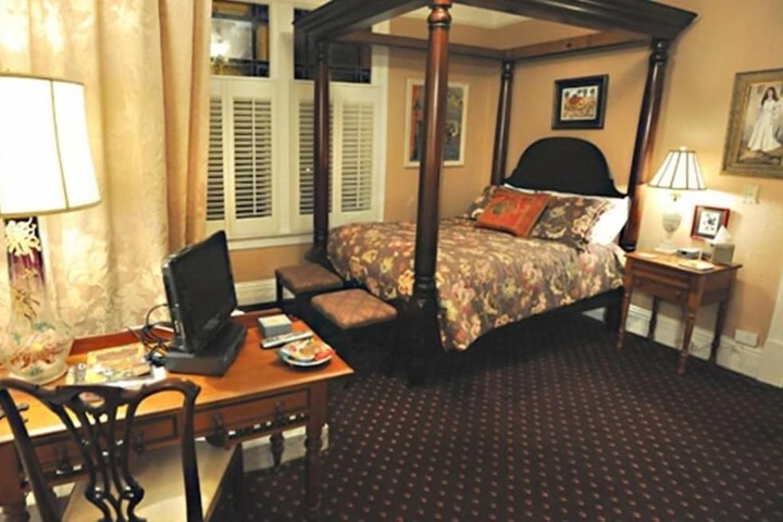Room 16 of 48