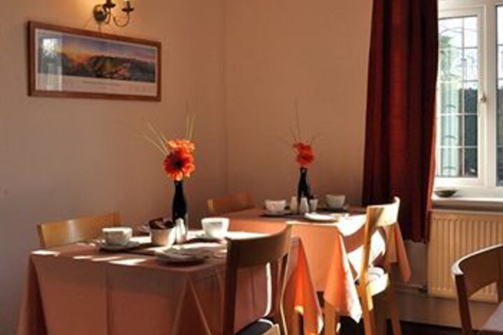 Dining 2 of 6