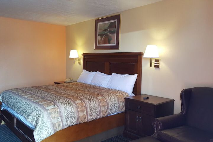Standard | King Bed (6 of 12)