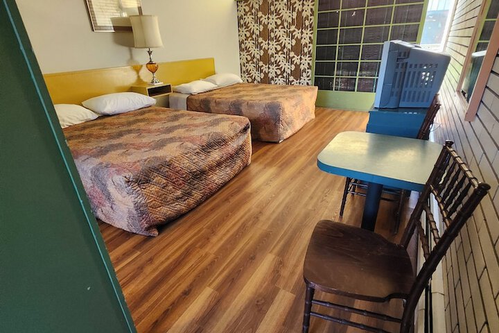 Room 11 of 65