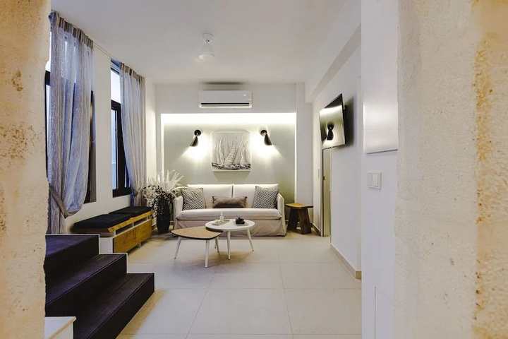 Room 2 of 14