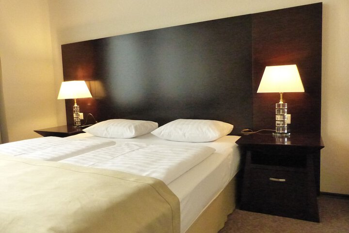 Room 7 of 40