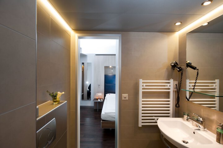 Room 55 of 107
