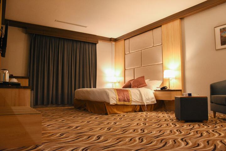 Room 13 of 60