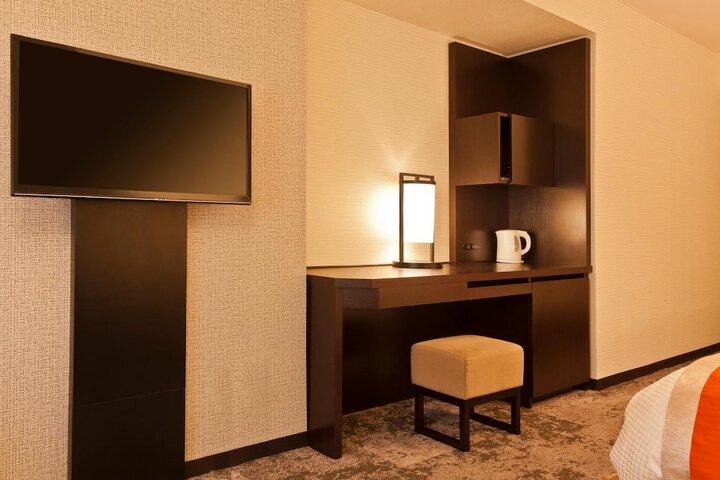 Room 19 of 66