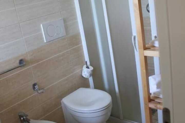 Room 15 of 49