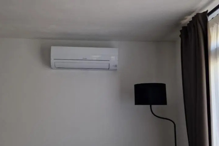 Room 5 of 13