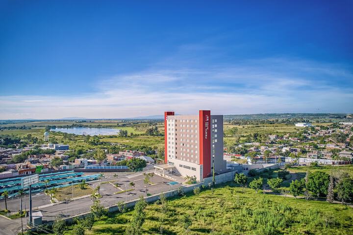Image of Fiesta Inn Suites Aeropuerto del Bajío