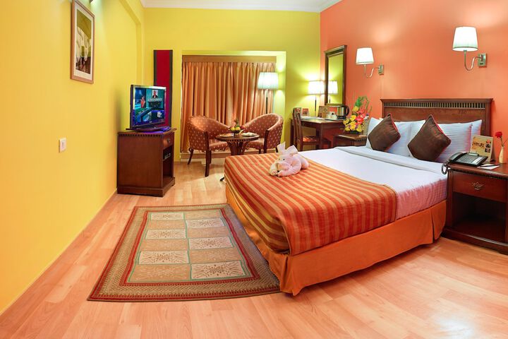 Room 3 of 52