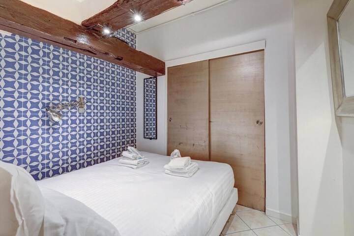 Room 3 of 41