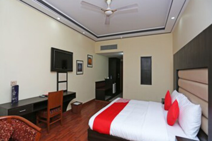 Room 28 of 39