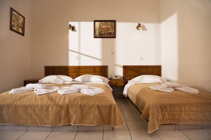 Room 6 of 44