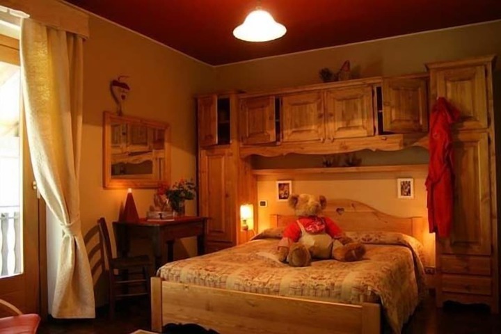 Room 2 of 58