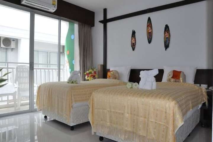 Room 15 of 33