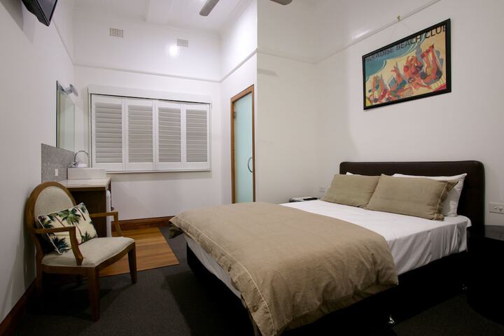 Room 8 of 41