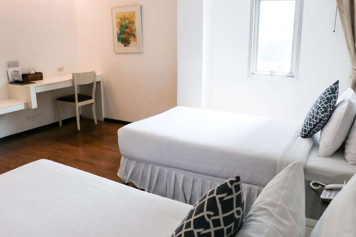 Room 40 of 80